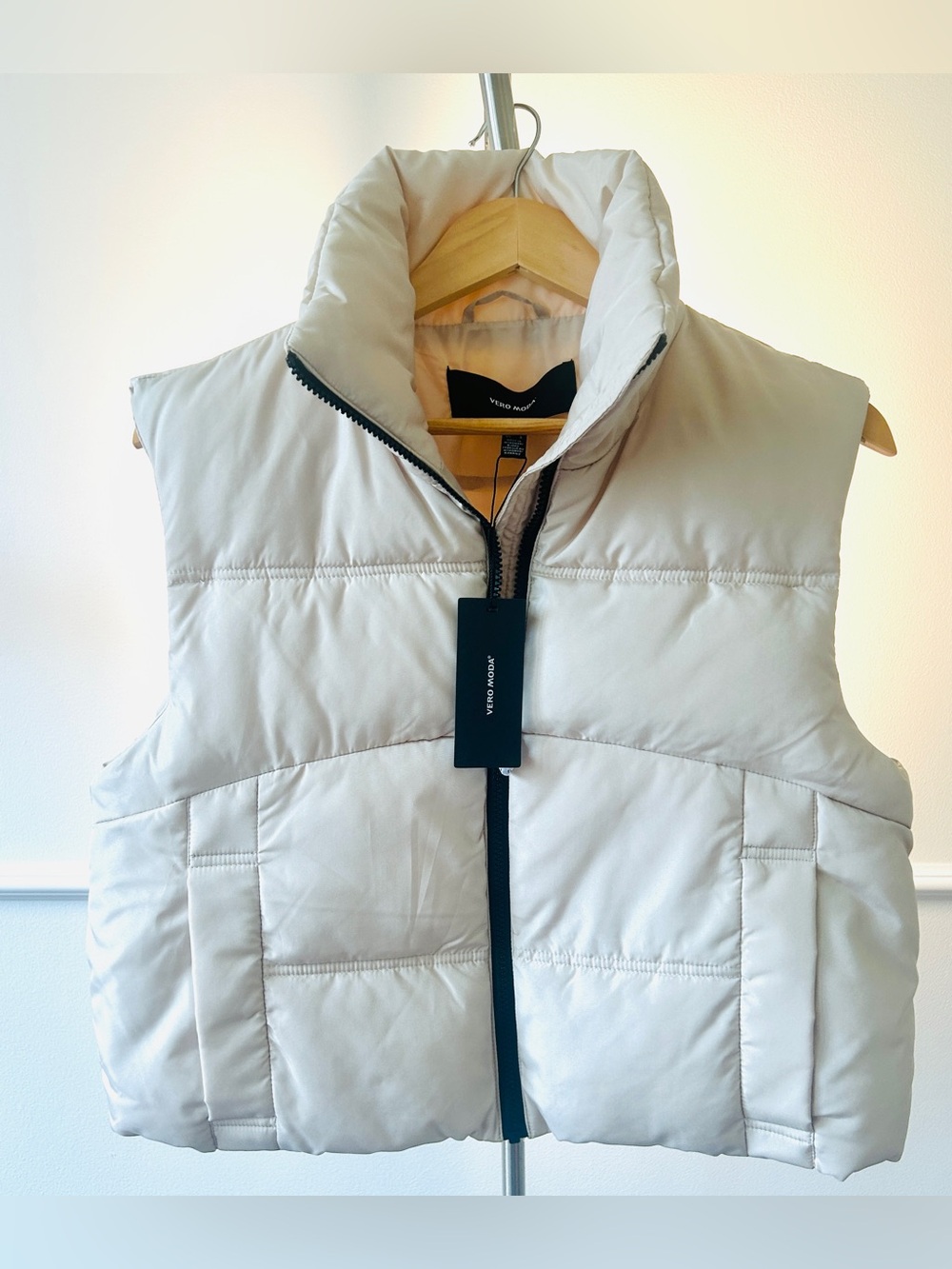 NEW Cream Vero Moda Puffer Vest • Women’s Small